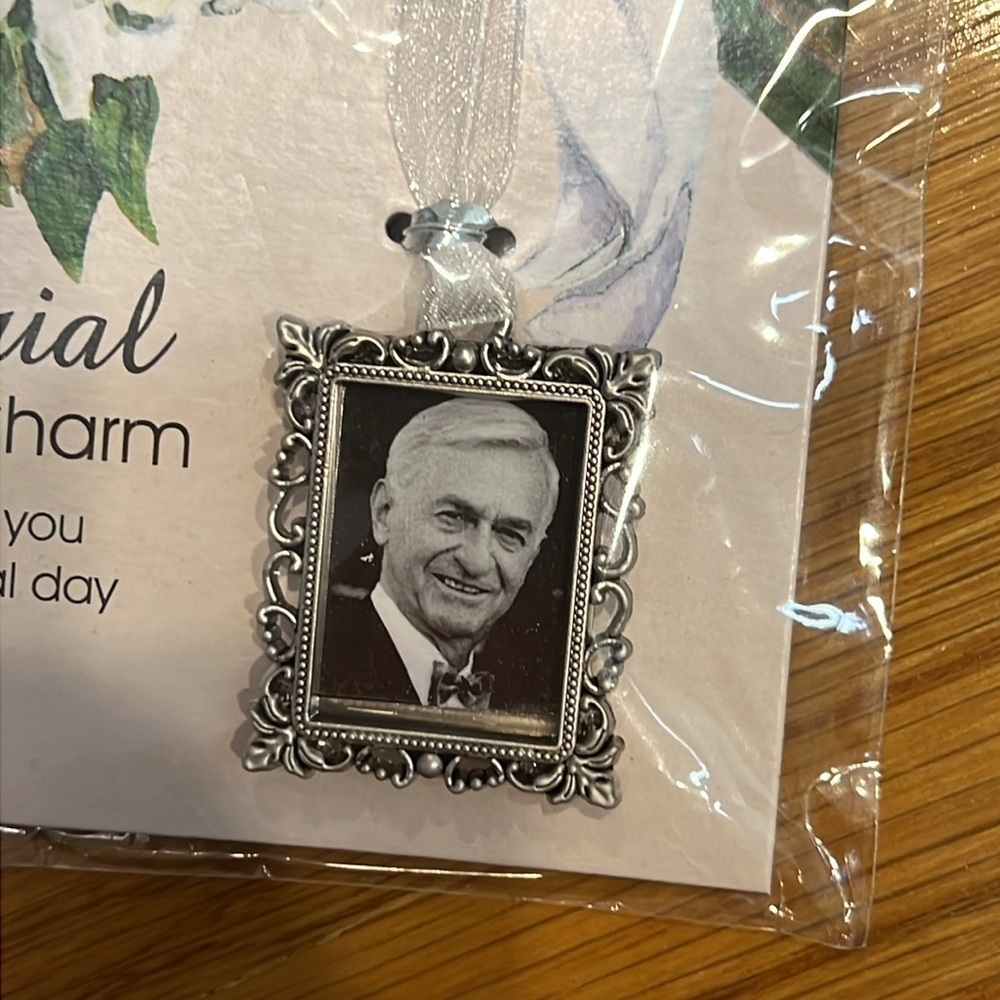 NEW Flower bouquet memorial charm - Picture 3 of 4
